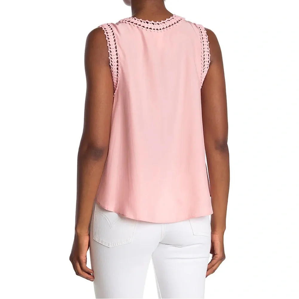 🔥🔥🔥NEW Cinq a Sept Ellina Lace Trim Silk Blouse - Picture 3 of 3